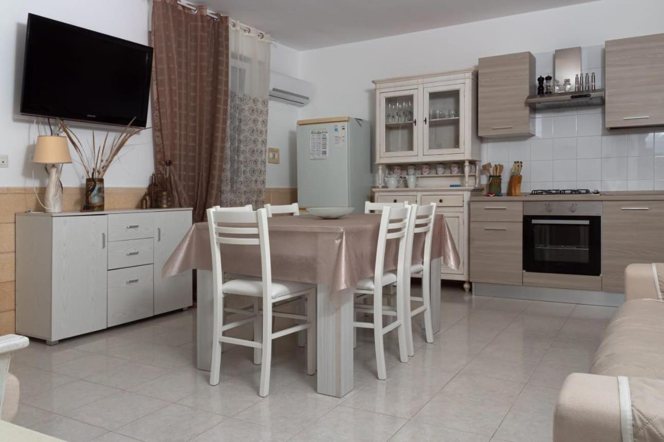 Apartamento Fronte Mare Torre San Giovanni Exterior foto